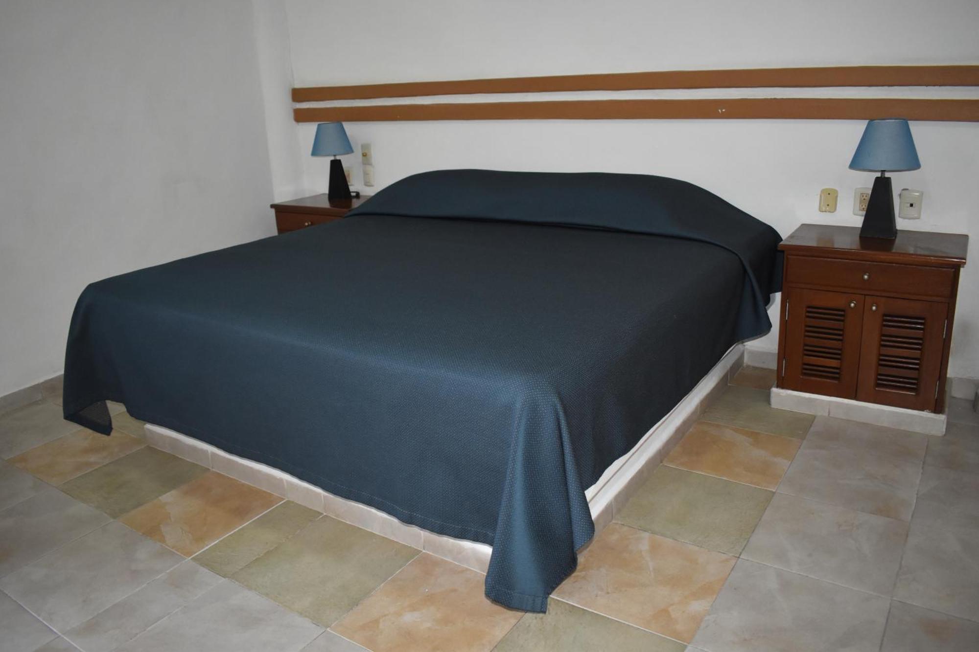 Hotel Plaza Almendros, Ісла-Мухерес Екстер'єр фото